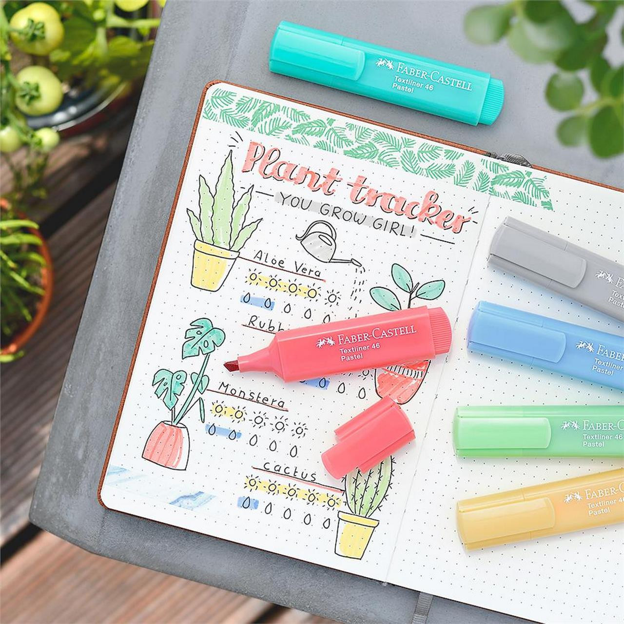 Zakreślacz Faber Castell Textliner 1546 morelowy